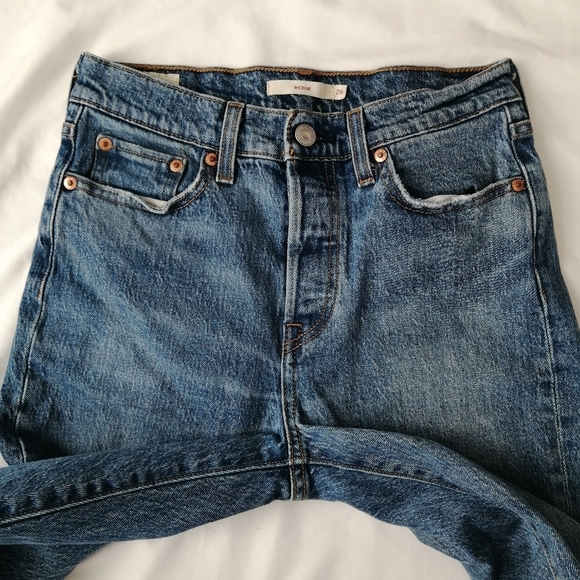Levi's Premium Wedgie Jeans in These Dreams Medium Wash High Waist Ankle 26 - Picture 9 of 16